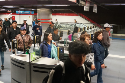 Metro de Quito en el primer día del regreso a clases.