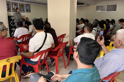Reuniones. Los gremios de comerciantes se reunieron el lunes 2 de septiembre para analizar el proyecto.