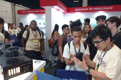 Sao Paulo. Los  lojanos lograron el tercer lugar en Brasil con su proyecto Extrusora Pet Recic.