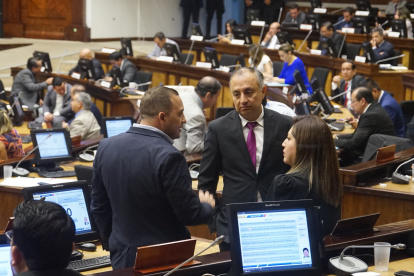 Los asambleístas volvieron de la vacancia legislativa con este tema para un álgido debate en el Pleno.