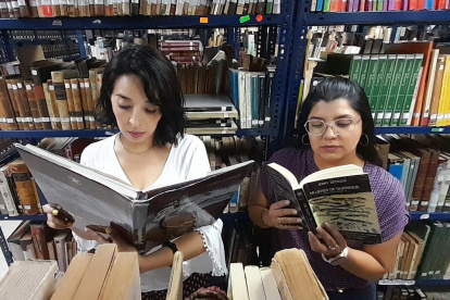 Escena. El público en general podrán parte de la biblioteca de Jenny Estrada.