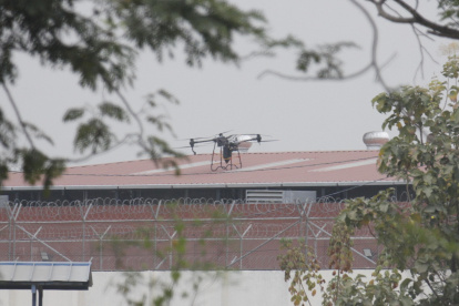 Según un comunicado del Ministerio del Interior, el dron conga explosivo fue inhabilitado por el Bloque de Seguridad.