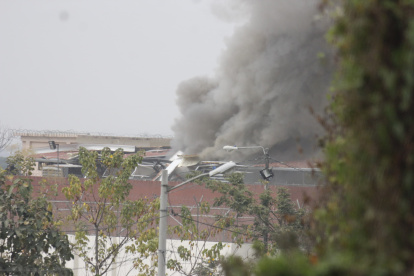 El dron fue explotado de forma controlada en el techo de La Roca. Ocasionó daños en la infraestructura.