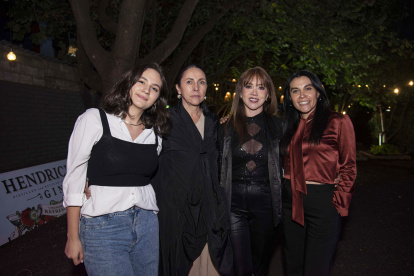 Andrea Mantilla, representante de la marca Lula Kirei; Marcela Amoroso, diseñadora de Pomarosa; Marietta Carpio, diseñadora MC; y Tannia Idrovo, diseñadora de la marca Gigi Bayona.

AG-EXTERNOS