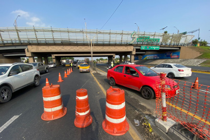 El fin de semana del 31 de agosto y 1 de septiembre se hicieron ya trabajos en el Puente de la Unidad Nacional, lo que generó atascos.