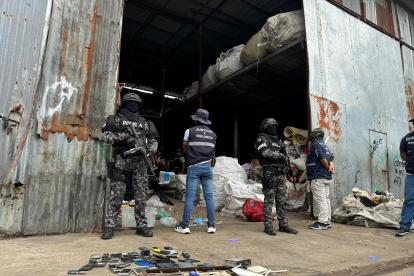 En las recicladoras se hallaron municiones de armas de fuego, además de celulares, cuyo compra o pertenecia no fue justificada.