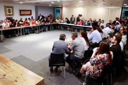 La ministra de Transporte de Colombia, María Constanza García llegó a un acuerdo con líderes transportistas