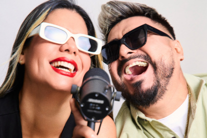 Sofía con Álex Plúas.