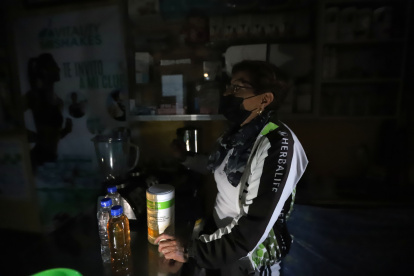 Los apagones complicaron a las actividades de este sábado.