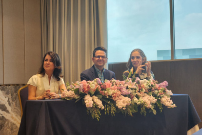 Danilo Montero y su esposa Gloriana se reunieron en una sesión privada con el alcalde de Guayaquil,