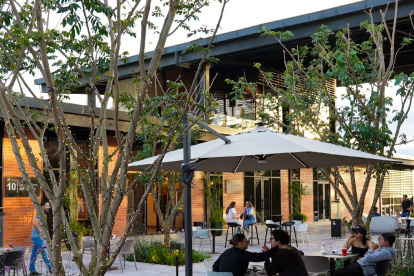 En Puembo, el crecimiento de las plazas comerciales se consolida. Los restaurantes son un atractivo en la mayoría.