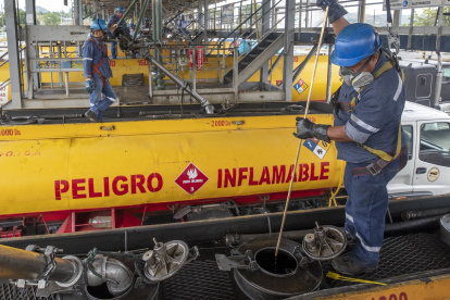 Los precandidatos presidenciales hablaron de sus propuestas respecto al subsidio de los combustibles.