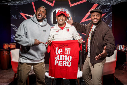 Roberto Palacios (c) se desempeña como embajador de la Federación Peruana de Fútbol.