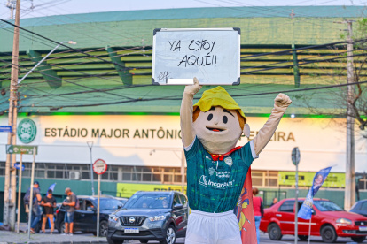 Bananerito cuando fue a Brasil a apoyar a la Tri.