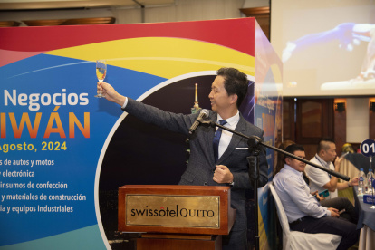 Augusto Liao, embajador de Taiwán, durante el brindis.