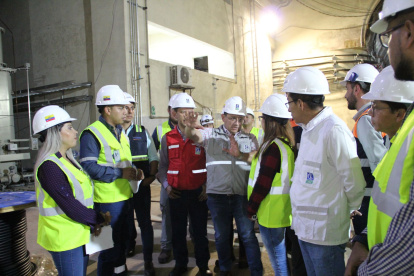 El contralor Mauricio Torres recorrió las las centrales de generación de electricidad.