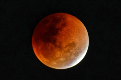 Referencial. Eclipse lunar.