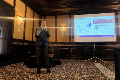 Medidas. Eduardo Peña presentó los planes que ejecutará para que el IESS no dependa de prestadores.