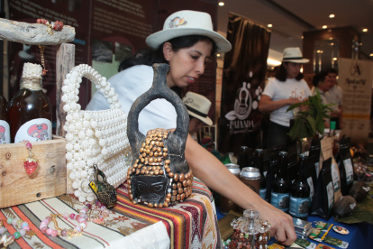 Origen. Una réplica de la botella en la que encontraron restos de cacao y que demostró que en Palanda, Zamora Chinchipe, Ecuador, está el origen del cacao.