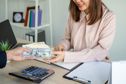 El IESS presenta una serie de condiciones para que sus afiliados y jubilados accedan a un crédito.