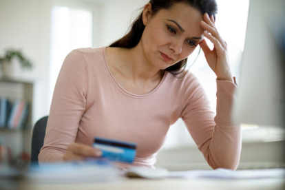 En Ecuador, los ciudadanos se cuestionan el tiempo que tardan en borrarse las deudas del buró de crédito.