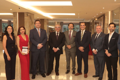 Alicia Santillán, Andrea Arias, Santiago Velásquez, Joaquín Hernández, Carlos Ortega Maldonado, Héctor Yépez, Roberto Passailague y Carlos Ernesto Ortega.