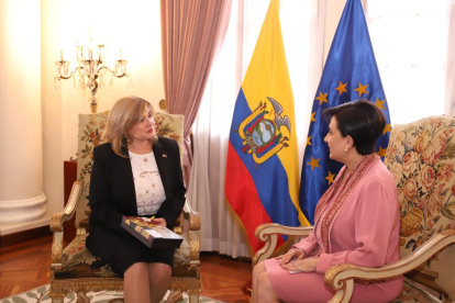 Cita. La embajadora que representa a la Unión Europea, presentó una copia de sus cartas credenciales a la canciller ecuatoriana Gabriela Sommerfeld
