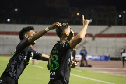 Miguel Parrales el grito de gol de Orense.