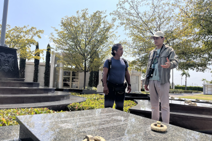 Parada. La primera estación del programa Ecomuseo, de Parque de la Paz, es la de los expresidente del Ecuador. El lugar está rodeado de olivos negros y aves. Quienes visiten este sitio podrán hacer avistamiento y conteo de aves.