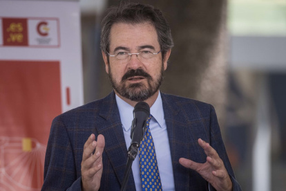 Foto de archivo del embajador español en Venezuela, Ramón Santos.