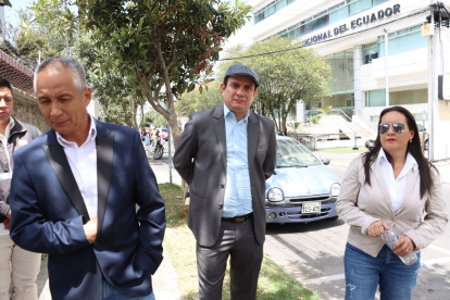 El alcalde de Balzar, Galo Meza, y de Junín, Jonás Intriago, llegaron a la Corte Constitucional.