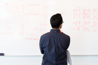 El azul es uno de los colores más recomendados en ambientes profesionales y académicos.