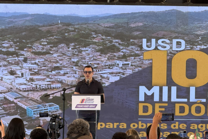 El presidente Daniel Noboa estuvo en el inicio de la rehabilitación de la vía La Entrada, Manabí.