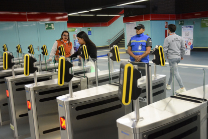 El corte de luz obligó a modificar el horario de servicio en el Metro de Quito.