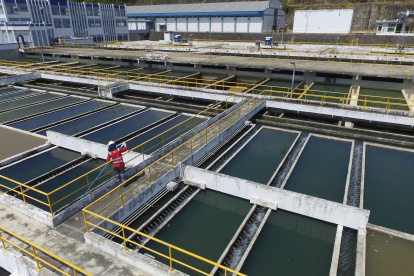 Imagen referencial para graficar este artículo sobre la falta de una alternativa real para que la planta La Toma continúe operando pese a los apagones.