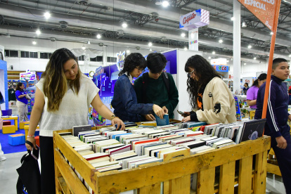 La FIL cumple diez años reuniendo a lectores de todas las edades.