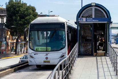 El horario habitual del Trolebús y la Ecovía, de lunes a viernes, es de 05:00 a 22:00.