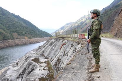 Militares tomaron el control de principales hidroeléctricas días antes de los apagones.