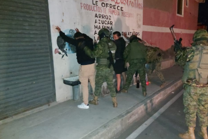 En el recorrido realizado en la parte externa del centro de privación de libertad.