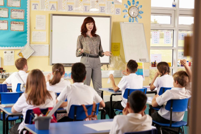 Escuelas y colegios tendrán modificaciones ante cortes de luz en el país.