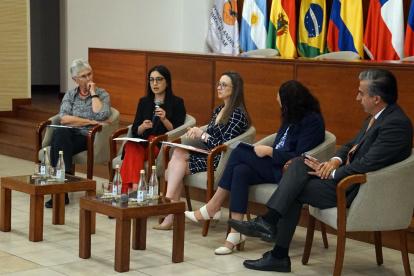 Representantes del Gobierno, del Banco Mundial y del sector privado durante la presentación del reporte del organismo multilateral.