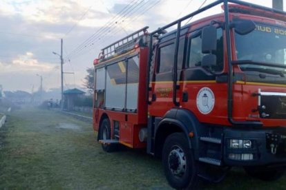 Imagen referencial. El vehículo pesado acudía a un incendio forestal en Nayón.