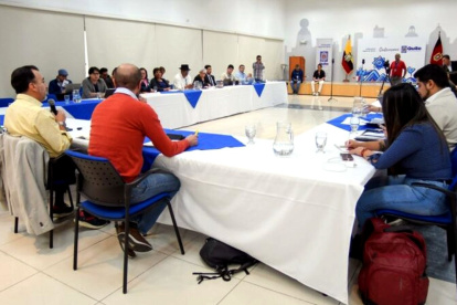 Representantes de diversos colectivos dialogaron con Pabel Muñoz.