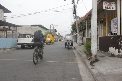 Acto. La persona baleada estaba conversando con amigos.