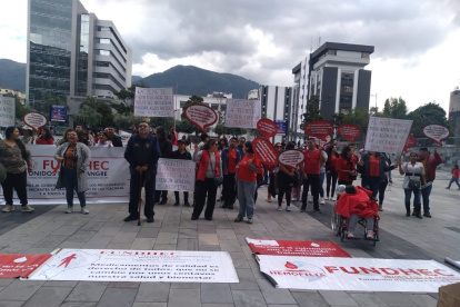 La Fundación Hemofílica Ecuatoriana (Fundhec) realizó un plantón en Quito, por la falta de medicamentos para los pacientes.