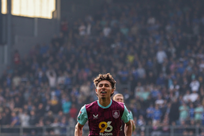 Jeremy Sarmiento destacó en el triunfo de Burnley.
