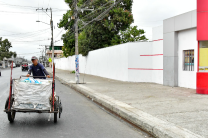 Exteriores de la unidad educativa.