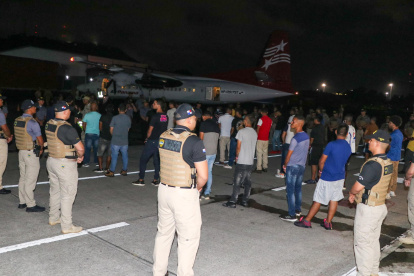 Foto referencial del proceso de deportación desde Panamá.