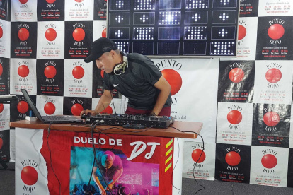 Es un reality organizado por Radio Punto Rojo.