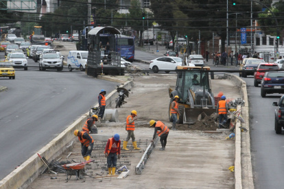 El 12 de agosto empezó la rehabilitación del hormigón en nueve kilómetros del carril exclusivo de la Ecovía.